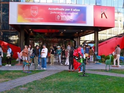 U. Autónoma y Fundación Huilo Huilo inauguran muestra itinerante que fortalece la conciencia ambiental y cultural de Chile