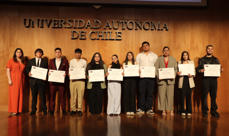Sede Santiago certificó a 120 estudiantes de la Escuela de Ayudantes