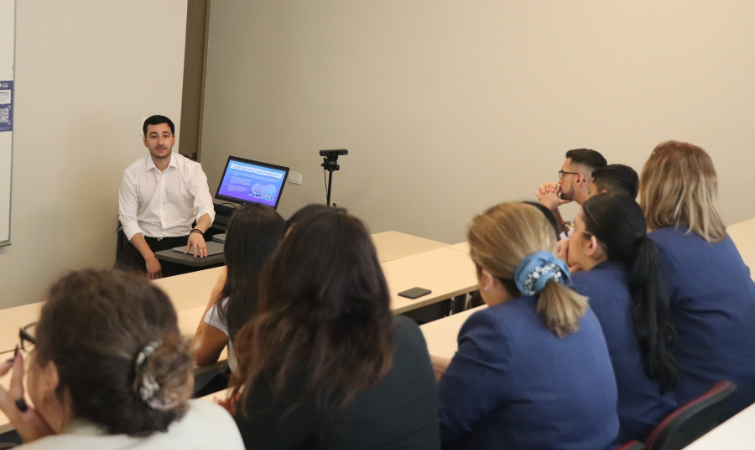 Sede Santiago fortalece capacidades de sus equipos en salud mental con talleres para colaboradores