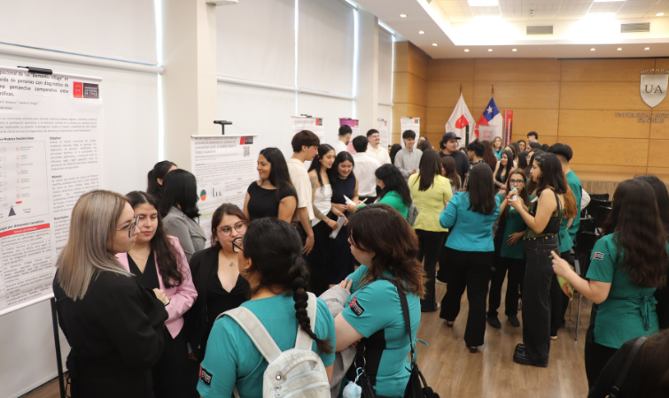 Estudiantes de Terapia Ocupacional presentan pósters de investigación en cierre del Seminario de Investigación