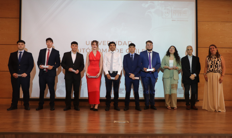 Carrera de Periodismo reconoce a egresados que recibirán su título profesional en 2026