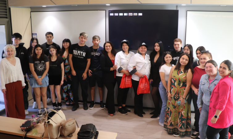 Estudiantes de Ingeniería Comercial vivieron sesión práctica junto a emprendedoras de Pirque