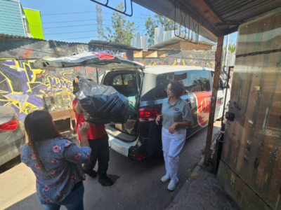 Campaña “Apadrina en Navidad” cumple 10 años fortaleciendo la responsabilidad social universitaria en Santiago