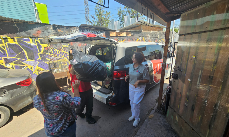 Campaña “Apadrina en Navidad” cumple 10 años fortaleciendo la responsabilidad social universitaria en Santiago