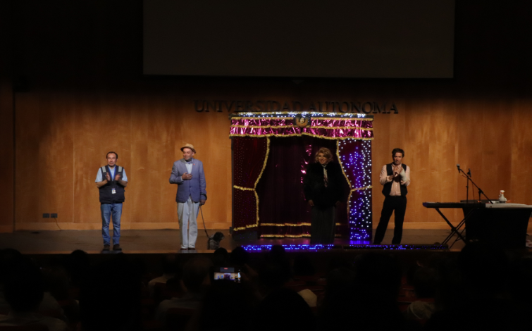 Teatro UA cerró su ciclo 2025 con la obra “La Alcaldesa” en el Auditorio del Campus Providencia