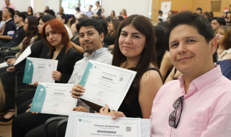 Estudiantes de la Sede Santiago recibieron certificación internacional de Carver University