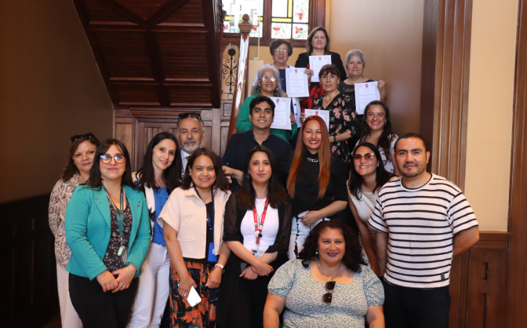 Personas mayores culminan formación como Pacientes Expertos Simulados en la Universidad Autónoma de Chile