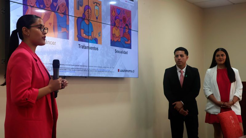 Estudiantes de Obstetricia y Puericultura presentan sus proyectos en Seminario de Investigación 2025