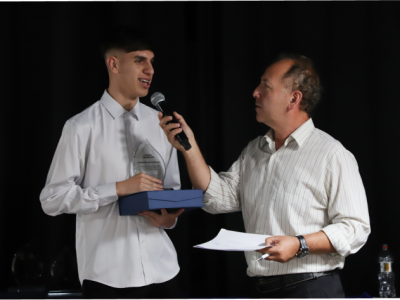 Estudiante de Ingeniería Comercial es reconocido como Mejor Deportista LDES en Fútbol 2025