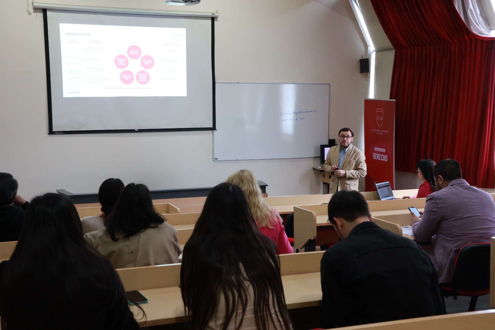 Dirección de Vinculación con el Medio presenta lineamientos para fondos concursables 2026