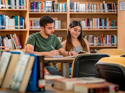 Nuestra investigación también contribuye a la formación de los estudiantes