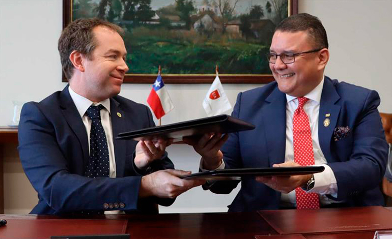 Postgrado y Asociación Odontológica Panameña refuerzan alianza estratégica
