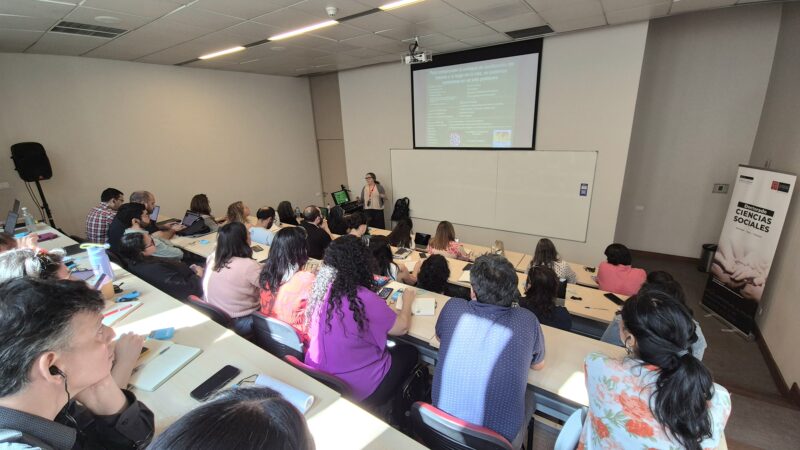 Experta mundial en psicología presentó en la U. Autónoma el “Portafolio de Resiliencia” para enfrentar los traumas