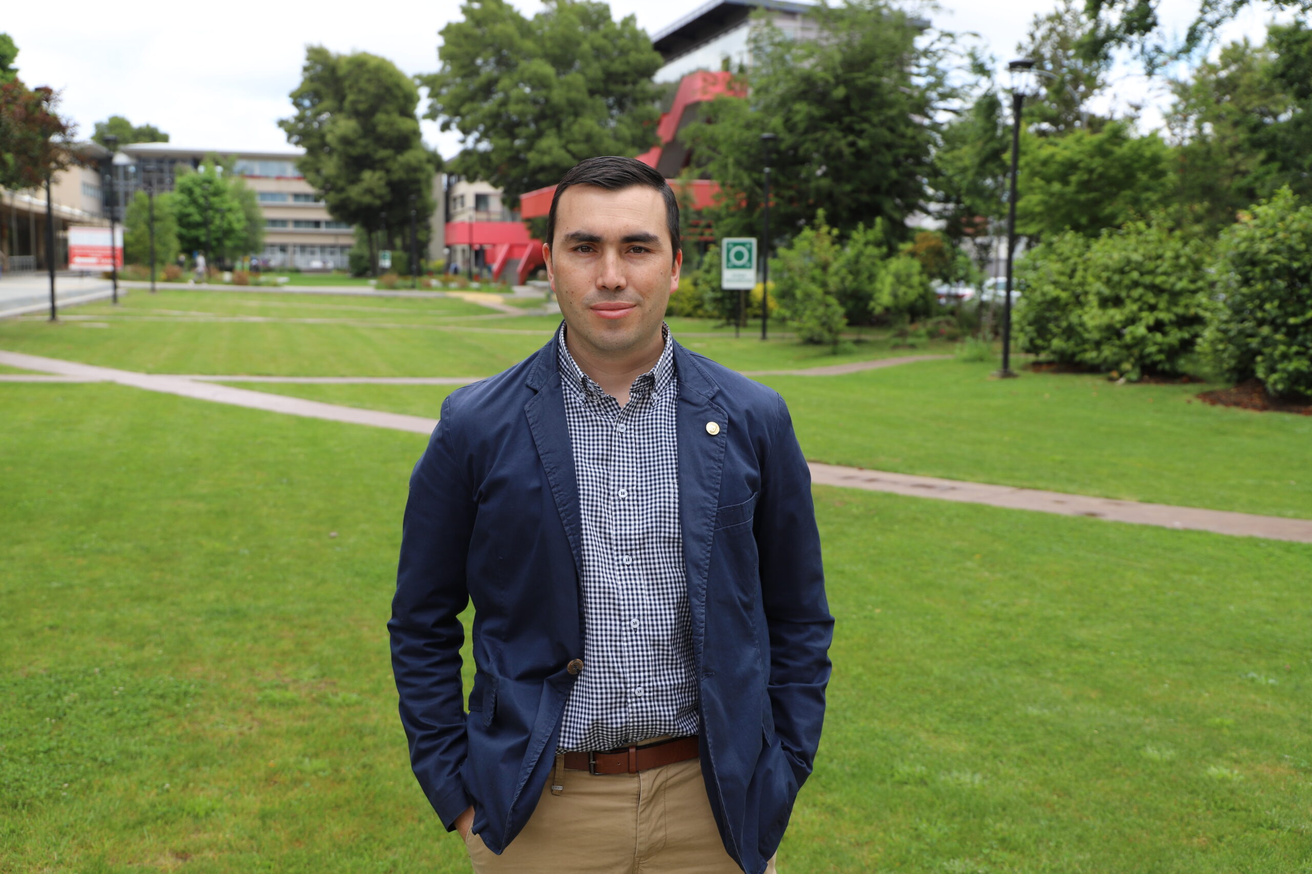 Investigador UA indaga sobre desafíos emergentes del sistema educativo