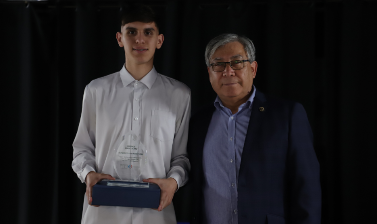 Estudiante de Ingeniería Comercial en Sede Santiago es reconocido como Mejor Deportista en Fútbol 2025