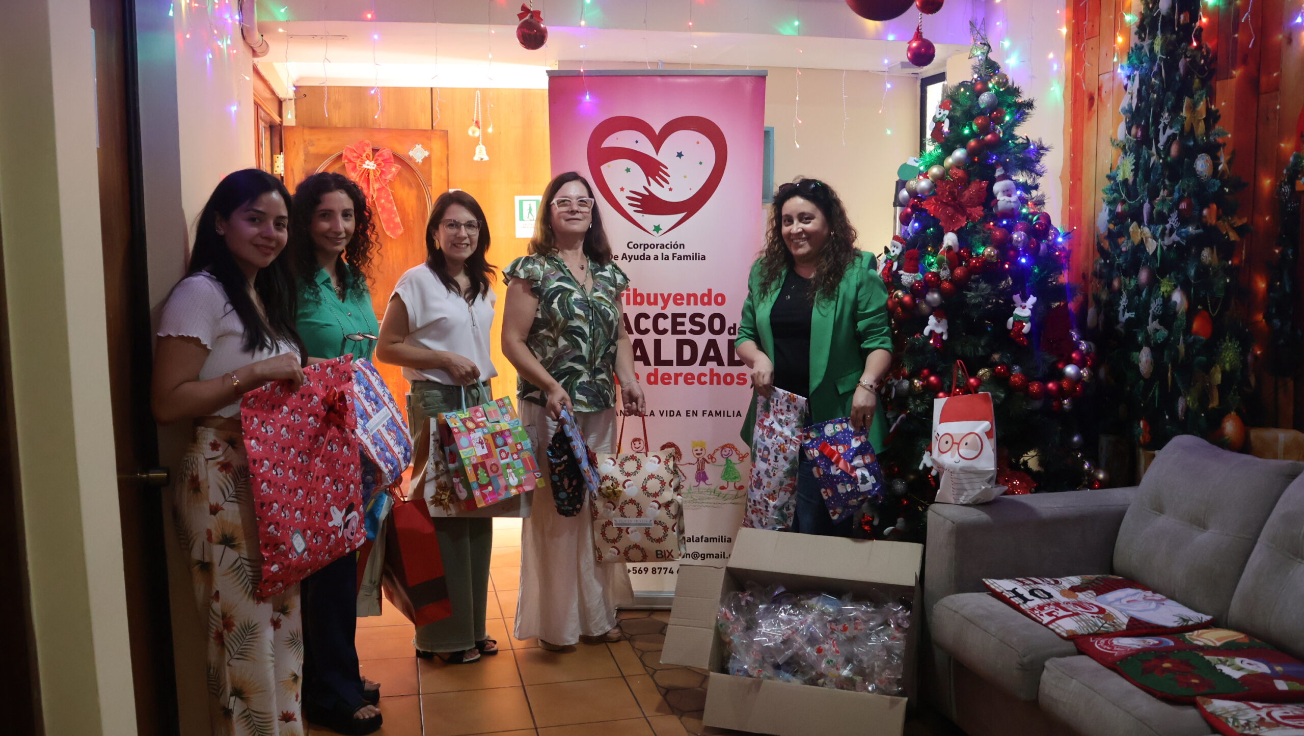 Universidad Autónoma impulsa la solidaridad navideña con el “Árbol de los Sueños”