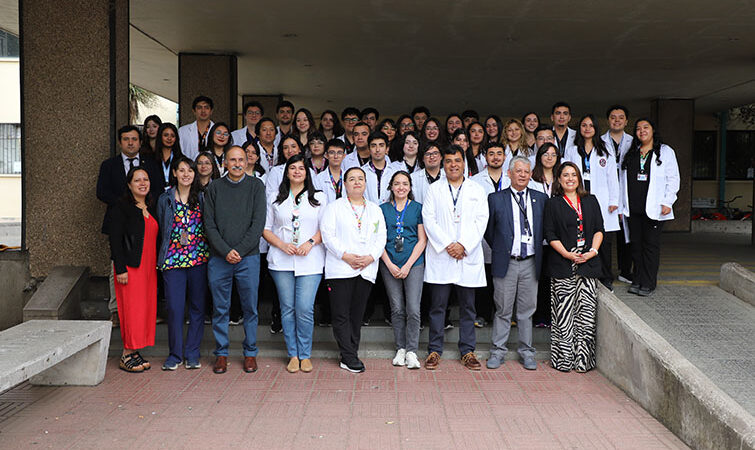 Estudiantes de Medicina de la Universidad Autónoma inician su internado clínico en el Hospital de Linares