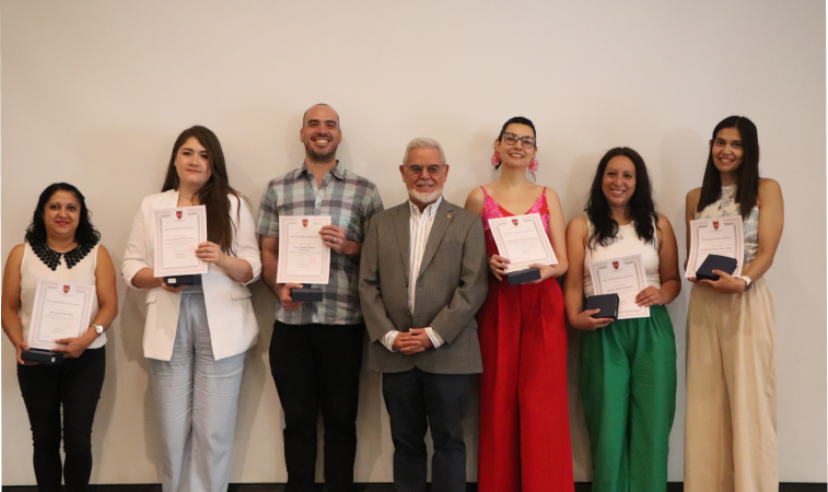 Universidad reconoce el compromiso y aporte de docentes y profesionales en Campos Clínicos