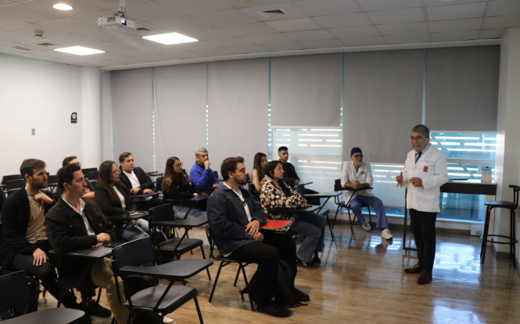 Especialidades odontológicas inauguran año académico 2026 con clase magistral en formato híbrido