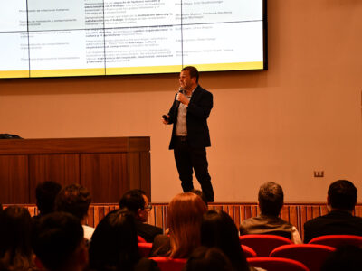 Charla sobre Psicología Organizacional acercó a estudiantes de primer año al mundo laboral
