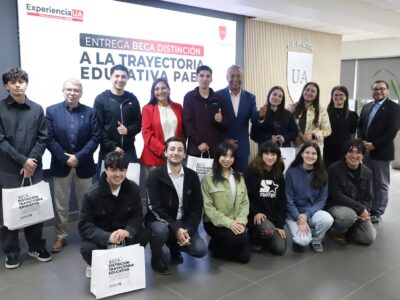 U. Autónoma de Chile distingue a estudiantes con puntaje máximo PAES y entrega Beca a la Trayectoria Educativa