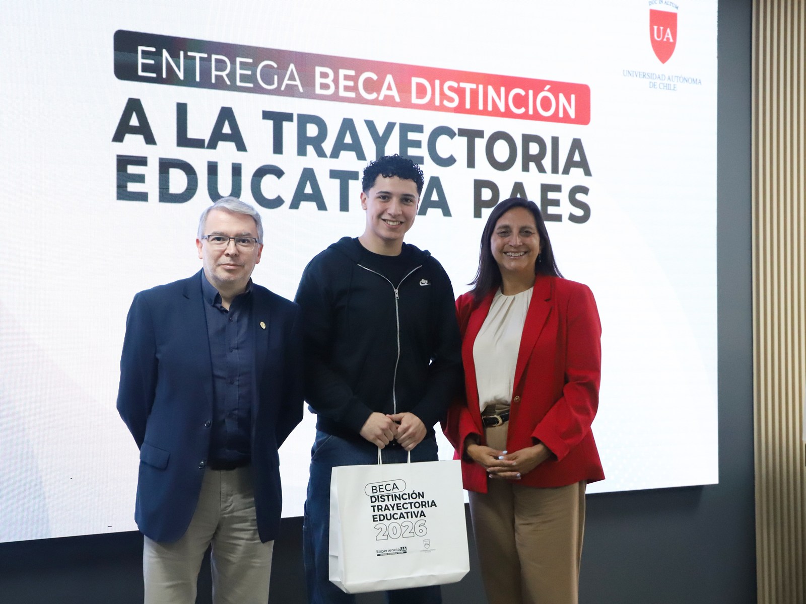 FOTO entrega beca dte 4