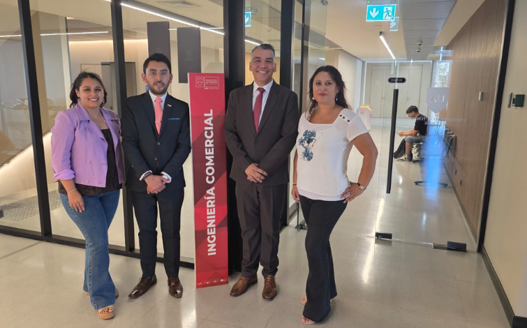 Académico internacional aborda creación de empresas en Colombia para la Carrera de Ingeniería Comercial