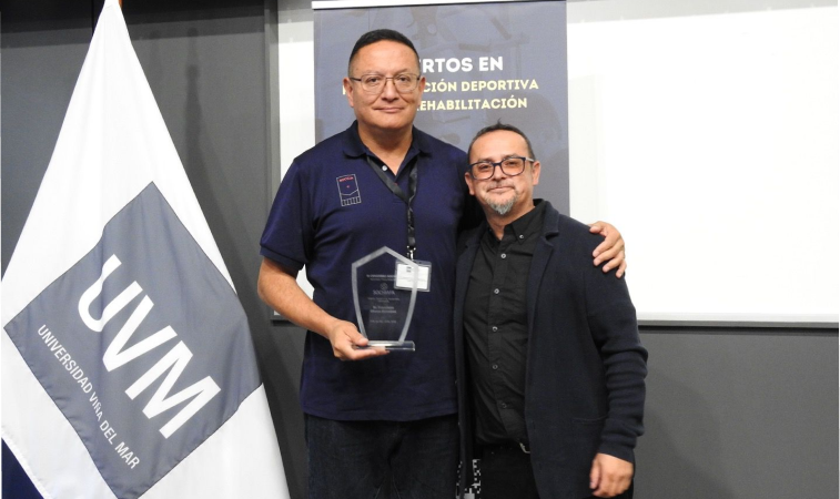 Tres décadas promoviendo inclusión: docente de Terapia Ocupacional Sede Santiago es reconocido en congreso nacional de actividad física adaptada