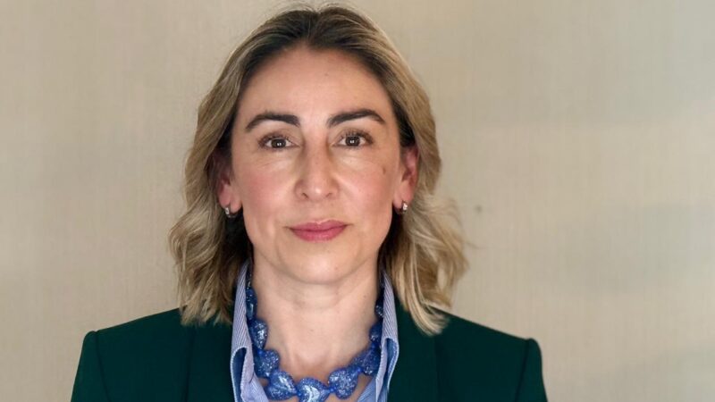 “Refleja el camino que muchas mujeres hemos construido”: Valeska Rivas se convierte en la primera mujer en liderar la Vicedecanatura de Derecho