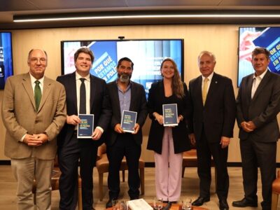 Universidad Autónoma de Chile fue escenario de la presentación de libro sobre participación política y debate público
