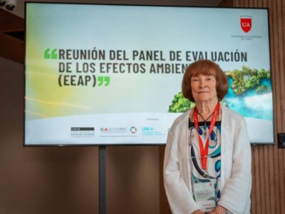 Janet Bornman en Chile: La copresidenta del panel que salvó la capa de ozono advierte nuevos peligros por el cambio climático