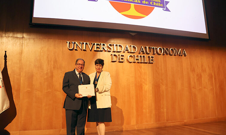 Dr. Cecilio Venegas es incorporado como Miembro Correspondiente Extranjero de la Academia de Ciencias Farmacéuticas de Chile