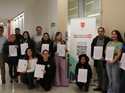 Estudiantes de Sede Santiago avanzan en sus proyectos tras reunión informativa por fondos concursables