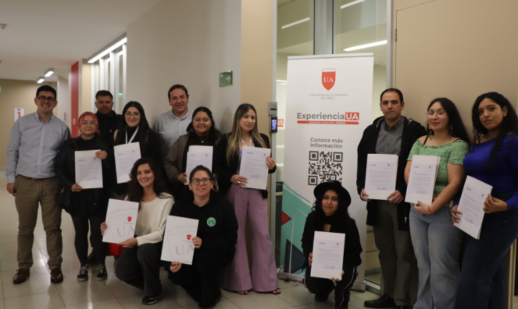 Estudiantes de Sede Santiago avanzan en sus proyectos tras reunión informativa por fondos concursables