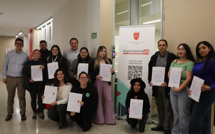 Estudiantes de Sede Santiago avanzan en sus proyectos tras reunión informativa por fondos concursables