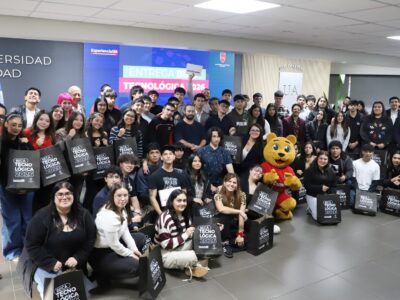 Más de 70 estudiantes reciben Beca Tecnológica 2026 en la Universidad Autónoma de Chile