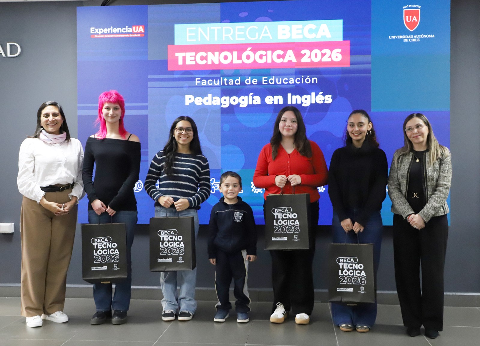 FOTO entrega beca tecnologica 5