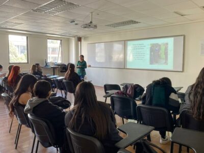 Estudiantes de Educación Parvularia y Básica profundizan en la transición educativa en jornada con expertas