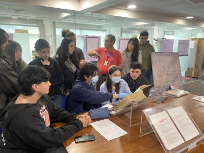Estudiantes de Arquitectura visitan el Archivo Regional de La Araucanía para avanzar en propuestas de futuro edificio
