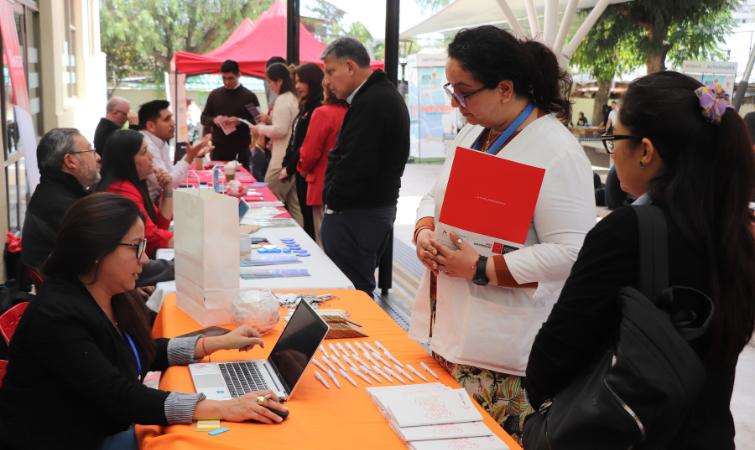 Empresas en convenio acercan sus beneficios a colaboradores en campus Providencia y El Llano Subercaseaux