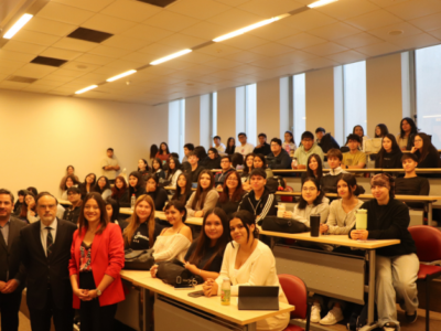 Estudiantes de Derecho Campus Providencia participaron en Masterclass junto a destacado constitucionalista Enrique Navarro Beltrán