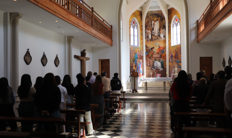 Sede Santiago inicia programación anual de misas mensuales en Campus Providencia