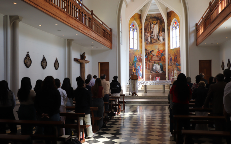 Sede Santiago inicia programación anual de misas mensuales en Campus Providencia