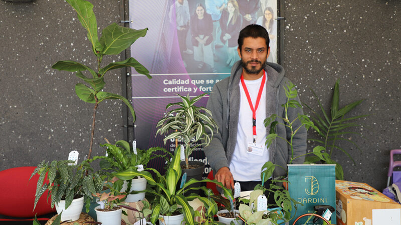 Universidad Autónoma promueve el emprendimiento familiar de sus colaboradores