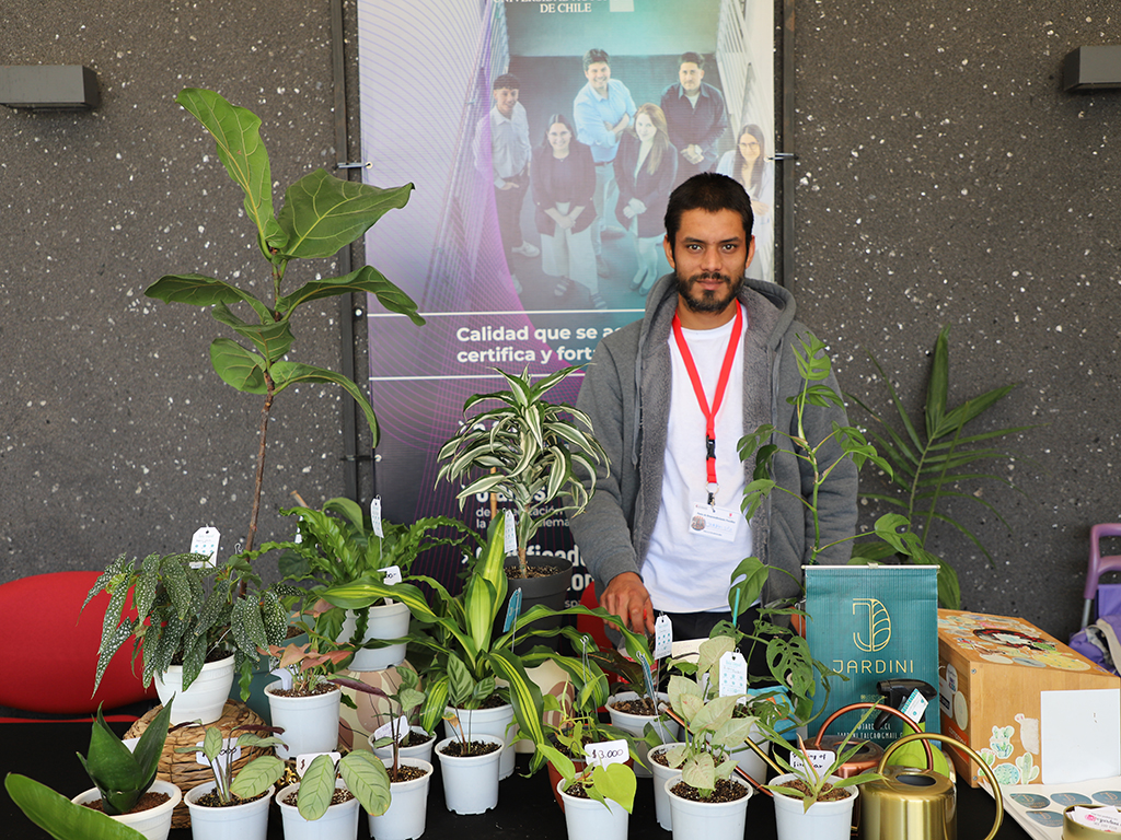 Universidad Autónoma promueve el emprendimiento familiar de sus colaboradores