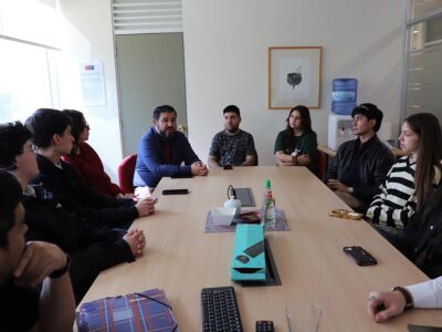 Estudiantes de Psicología se integran a grupo de investigación en inteligencia artificial y ciencia humana en la Universidad Autónoma de Chile