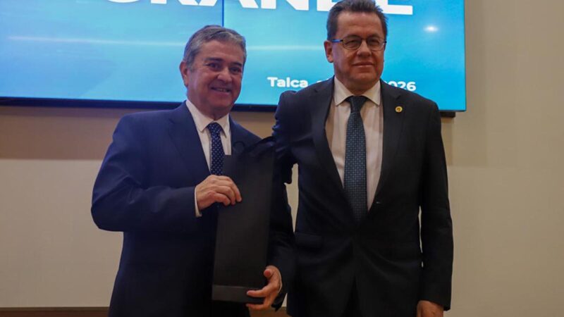 Facultad de Ciencias de la Salud da la bienvenida a estudiantes con foco en los desafíos del entorno público y legal en el ámbito sanitario