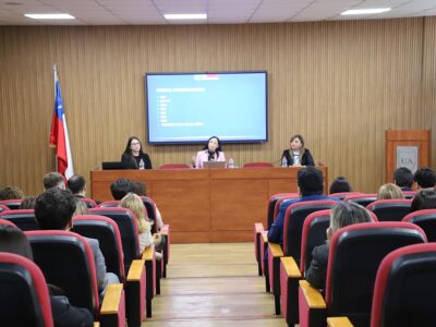 Universidad Autónoma acerca a estudiantes de Derecho al rol del curador Ad Litem en la defensa de la niñez