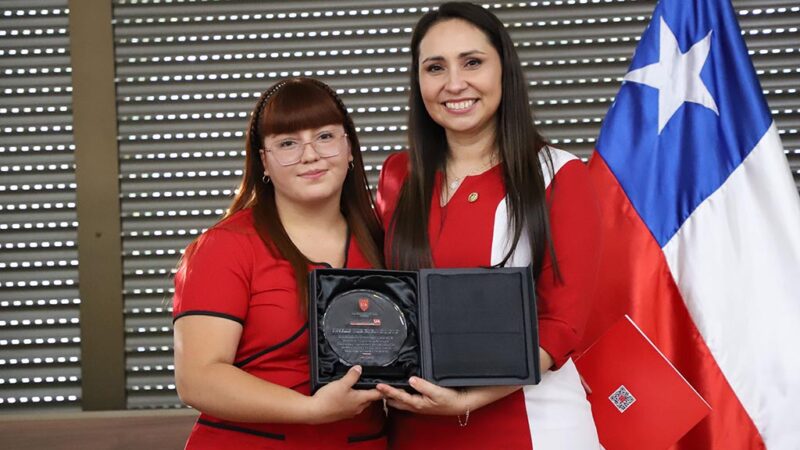 Con emoción y compromiso, estudiantes de Obstetricia inician su camino en el mundo clínico