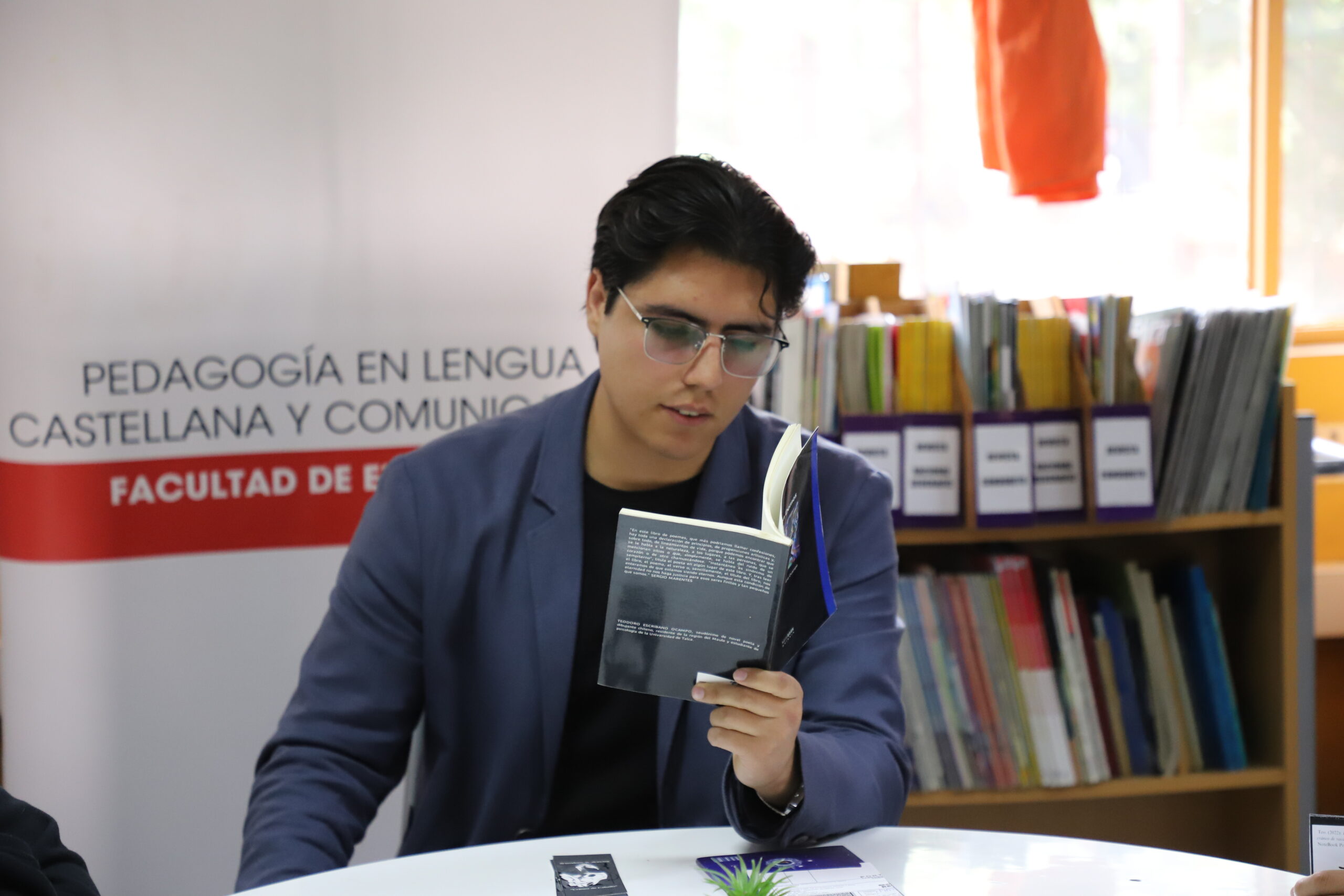 Pedagogía en Lengua Castellana y Comunicación impulsa “Poesía al Aula” en el Mes del Libro